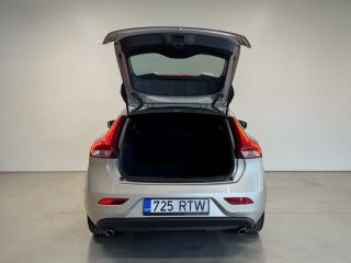 Volvo V40 Facelift Momentum 2.0 110кВ