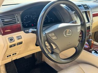 Lexus LS 460 4.6 V8 280kW