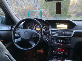 Mercedes-Benz E 350 3.0 V6 195kW