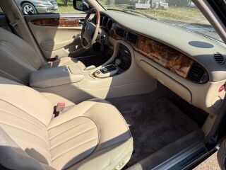 Daimler DAIMLER V8 LONG 4.0 V8 209kW