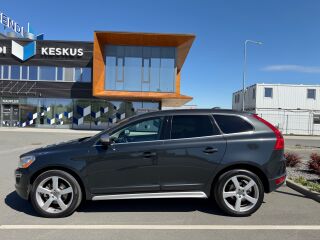 Volvo XC60 R-Design AWD 2.4 158kW