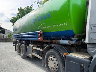 Scania 114 8x2