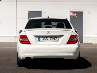 Mercedes-Benz C 180 2.1 88kW