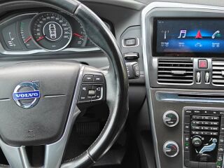 Volvo XC60 Momentum AWD MY15 2.4 D4 133кВ