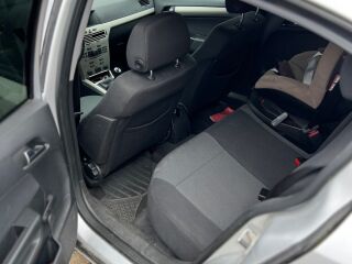 Opel Astra 1.6 85кВ