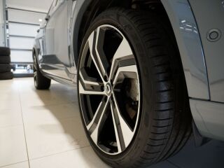 Volvo XC90 B5 AWD MILD HYBRID 2.0 173kW
