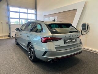 Skoda Octavia Combi RS 30y FL 2.0 TSI 195кВ