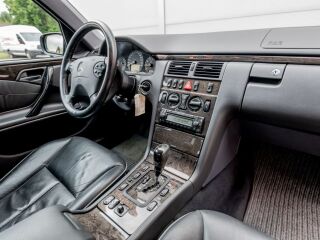 Mercedes-Benz E 280 4-Matic Avantgarde V6 150kW