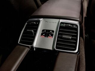 Porsche Panamera GTS Sport chrono 4.8 316kW