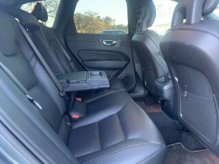 Volvo XC60 AWD R-design 2.0 140kW