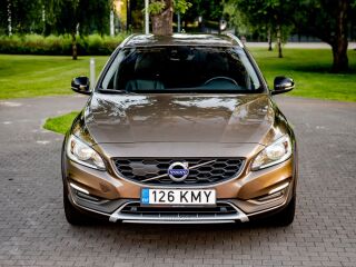 Volvo V60 Cross Country Summum 2.0 110кВ