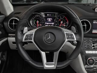 Mercedes-Benz SL 63 AMG Designo 5.5 V8 BiTurbo 395kW
