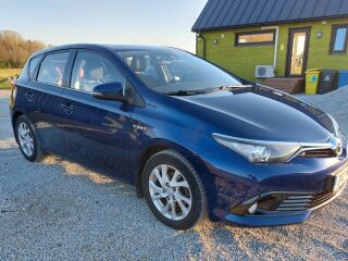 Toyota Auris 1.8 73кВ