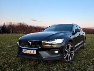 Volvo V60 Cross Country AWD Inscription B4 KERS 2.0 145kW