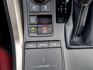 Lexus NX 300h AWD / Executive 2.5 114kW
