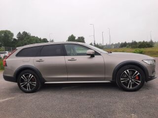 Volvo V90 Cross Country 2.0 145kW