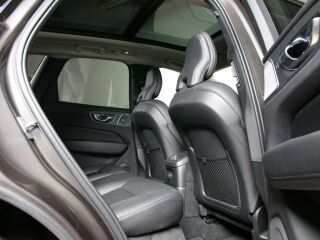 Volvo XC60 AWD INSCRIPTION INTELLI SAFE PRO MY22 2.0 T6 Recharge Plug-In-Hybrid 251kW