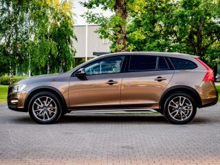 Volvo V60 Cross Country Summum 2.0 110кВ