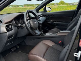 Toyota C-HR Luxury Plus 1.8 72кВ