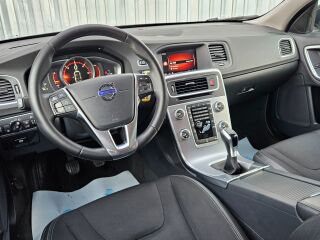 Volvo V60 Momentum Savile Grey 2.0 D2 88kW