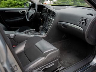 Volvo V70 Momentum 2.4 D5 120kW