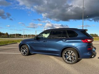 BMW X5 M50 M50i M Sport Individual 4.4 V8 390kW