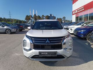 Mitsubishi Outlander Instyle 4WD 2.4 PHEV 225kW