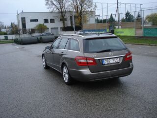 Mercedes-Benz E 220 2.1 125kW