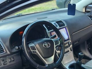 Toyota Avensis T227 2.2 130kW