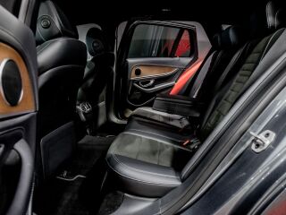 Mercedes-Benz E 220 AMG 2.0 143kW