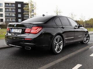 BMW 740 M-pakett 3.0 230кВ