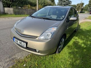 Toyota Prius 1.5 57кВ