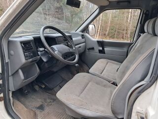 Volkswagen Caravelle 2.4 57kW