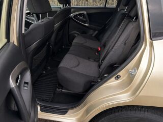 Toyota RAV4 2.0 116kW
