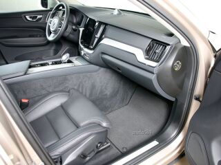 Volvo XC60 AWD ULTRA BRIGHT LUXURY XENIUM FULL 2.0 T8 Recharge Long Range Plug in Hybrid MY25 335kW