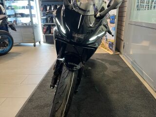 Yamaha R7