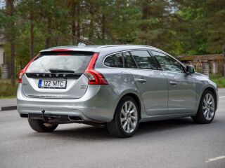 Volvo V60 SUMMUM AWD TWIN ENGINE PLUG IN HYBRID FACELIFT 2.4 158kW