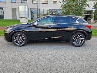 Infiniti Q30 LUXE City Black AWD 2.1 D 125kW