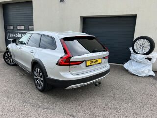 Volvo V90 Cross Country Inscription Facelift AWD MY22 2.0 B5 KERS MILD Kerghübriid 183kW