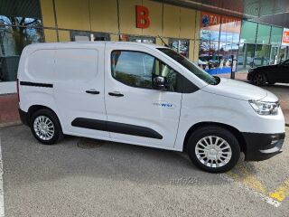 Toyota ProAce City 1.2 81кВ