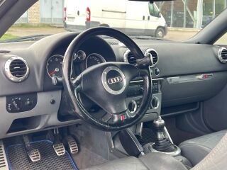 Audi TT 1.8 R4 132kW
