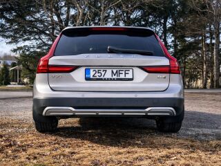 Volvo V90 Cross Country 2.0 145kW