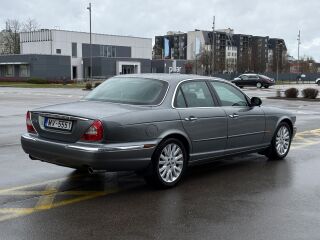 Jaguar XJ8 4.2 V8 219kW
