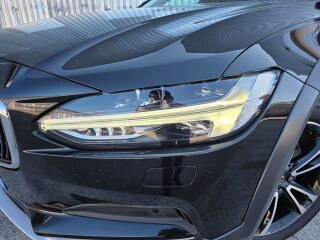Volvo V90 Cross Country Pro D5 AWD Onyx Black 2.0 D5 173kW