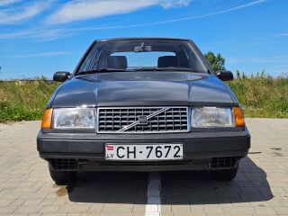 Volvo 440 GL 1.7 64kW