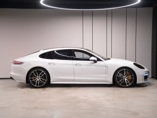 Porsche Panamera Turbo 4.0 V8 463kW
