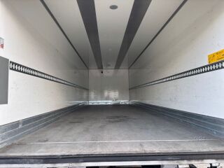 Volvo FL FL 210 BOX + LIFT 158kW