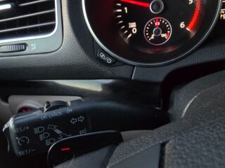 Volkswagen Golf 1.6 77кВ