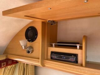 Elddis Avante 556