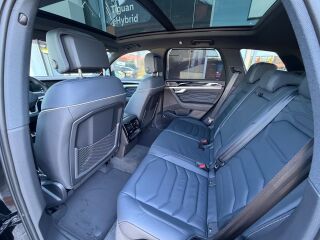 Volkswagen Touareg R-Line Final Edition Black Style 3.0 V6 TDI 210кВ